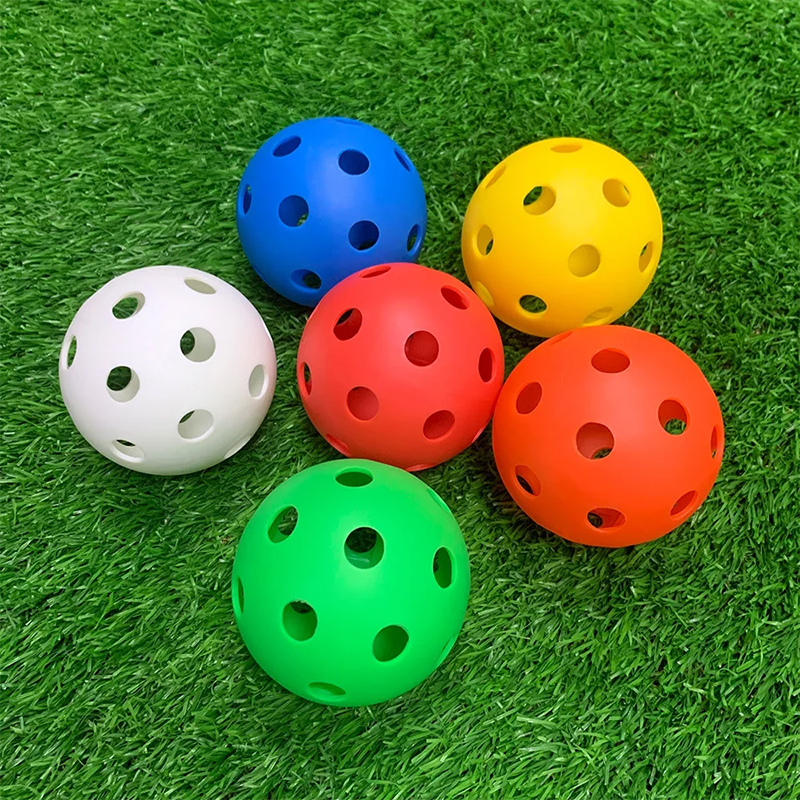 Set de bile din plastic optimizat pentru fluxul de aer