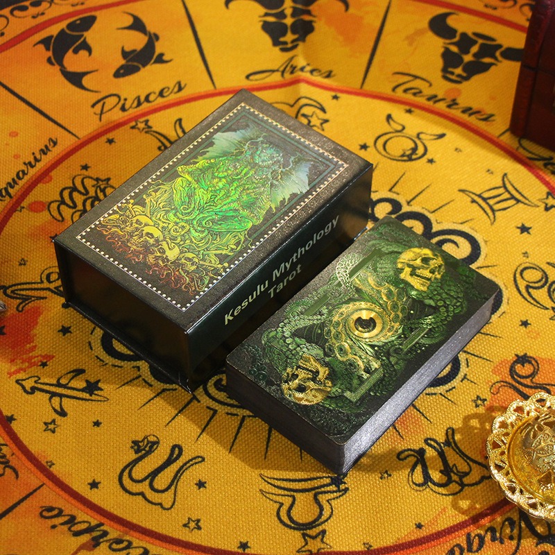 Mystical Green & Gold Edition - Cărți de tarot cu mitologie Kesulu