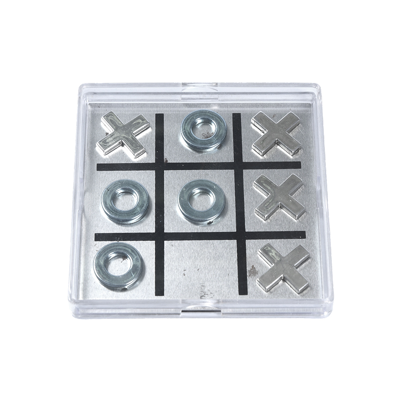 Set Tic-Tac-Toe din metal magnetic în carcasă din acril transparent