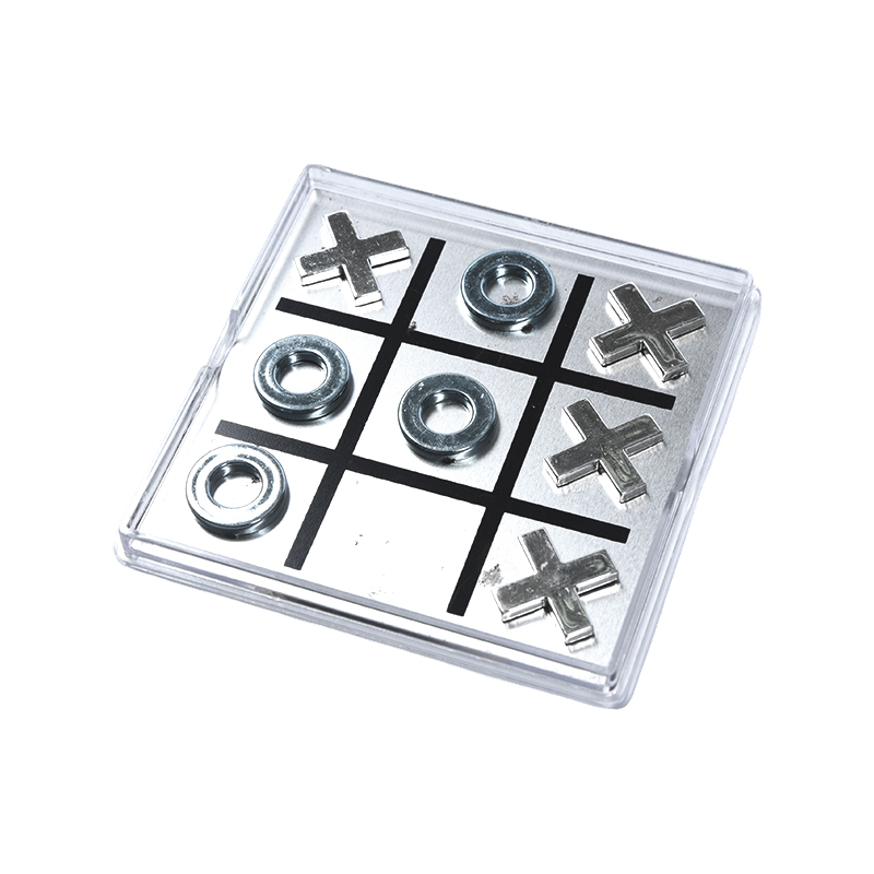 Set Tic-Tac-Toe din metal magnetic în carcasă din acril transparent