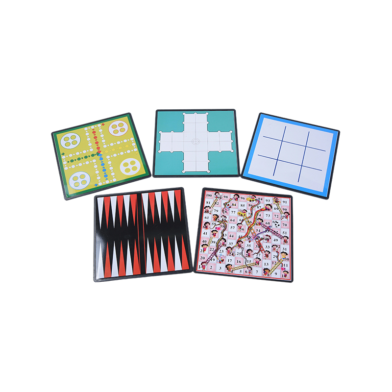 Set de jocuri cu tablă magnetică 7 în 1 cu carcasă din metal