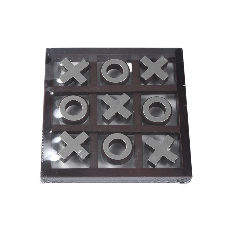 Piese aurii în cadru întunecat Joc Tic-Tac-Toe din lemn