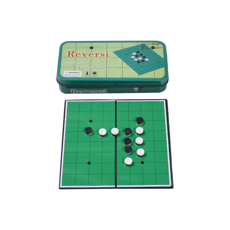 Cutie din metal verde, joc portabil Reversi (Othello).