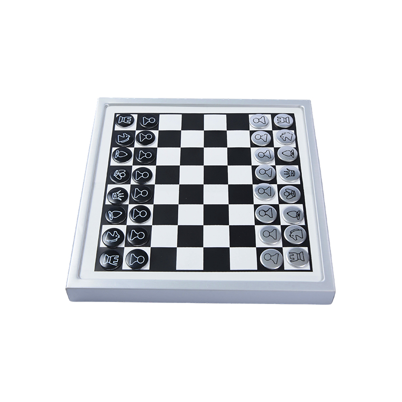 Set de șah magnetic modern, ediție cu cadru alb, montat pe perete