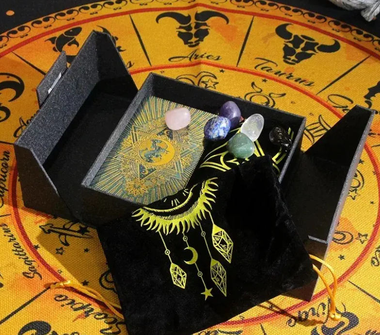 Set de tarot și cristale Mystic’s Treasure: merită cumpărat?